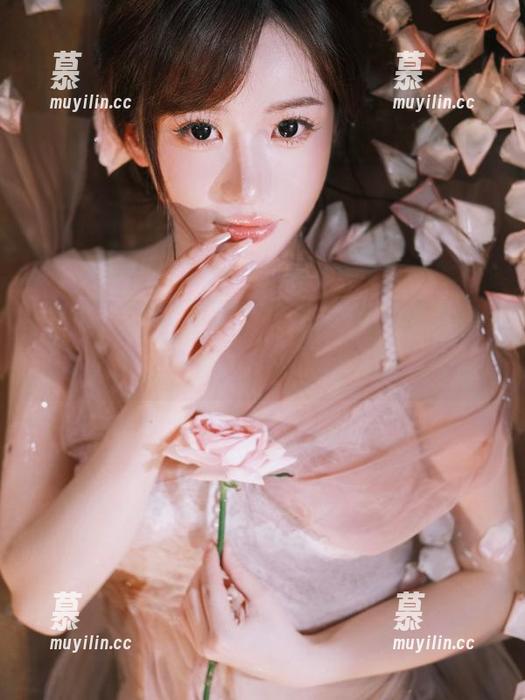 Tiny Asa短裤写真，趣味十足且免费，夏天就该这样穿！